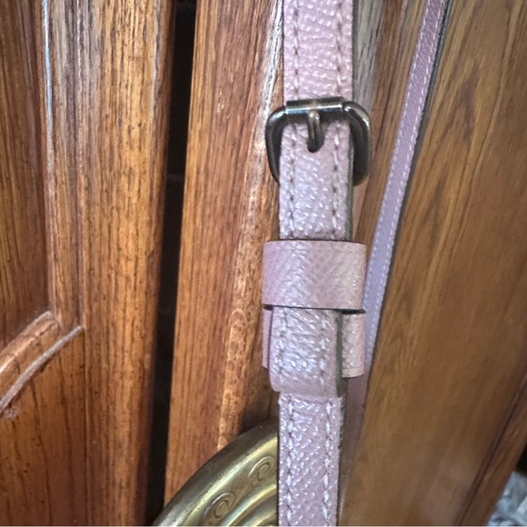 Coach messenger crossbody with hearts appliqué in Dusty Rose - Picture 4 of 16